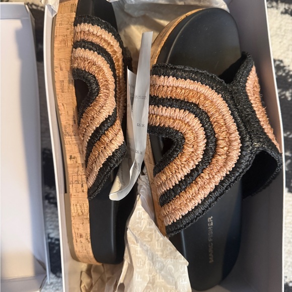 Marc Fisher Black and Tan Woven Sandals - Picture 3 of 4